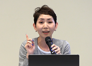 勅使川原 真衣
